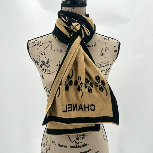 CHANEL Vintage Clover Leaf Thermal Scarf Black Brown Wool Cashmere Blend OS - Picture 7 of 7